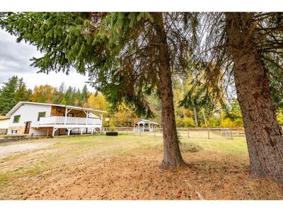 427 Tamarac Cres, House other with 4 bedrooms, 3 bathrooms and 2 parking in Salmo BC | Image 2