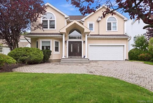 7 Laurel Ln, Spring Valley, NY, 10977-6203 | Card Image