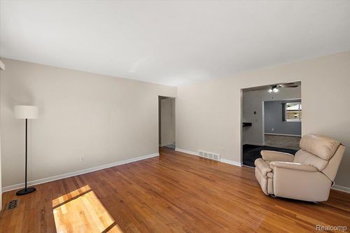 12839 Chippewa Dr, Warren, MI, 48088-1816 | Card Image