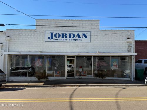 113 N Natchez St, Kosciusko, MS, 39090-3739 | Card Image