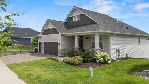 490 Elizabeth Way, HUDSON, WI, 54016-5705 | Card Image