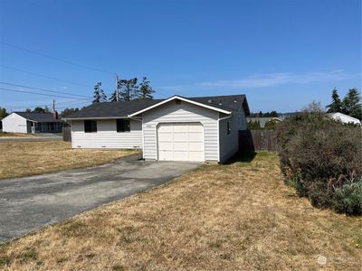 402 Ne 4th Street, House other with 3 bedrooms, 1 bathrooms and 1 parking in Coupeville WA | Image 2