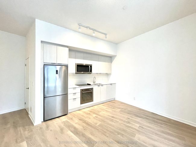 101 - 38 Forest Manor Rd, Condo with 2 bedrooms, 2 bathrooms and null parking in North York ON | Image 5