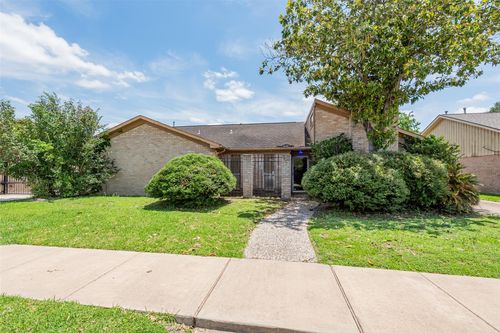 10827 Braes Forest Drive, Houston, TX, 77071 | Card Image