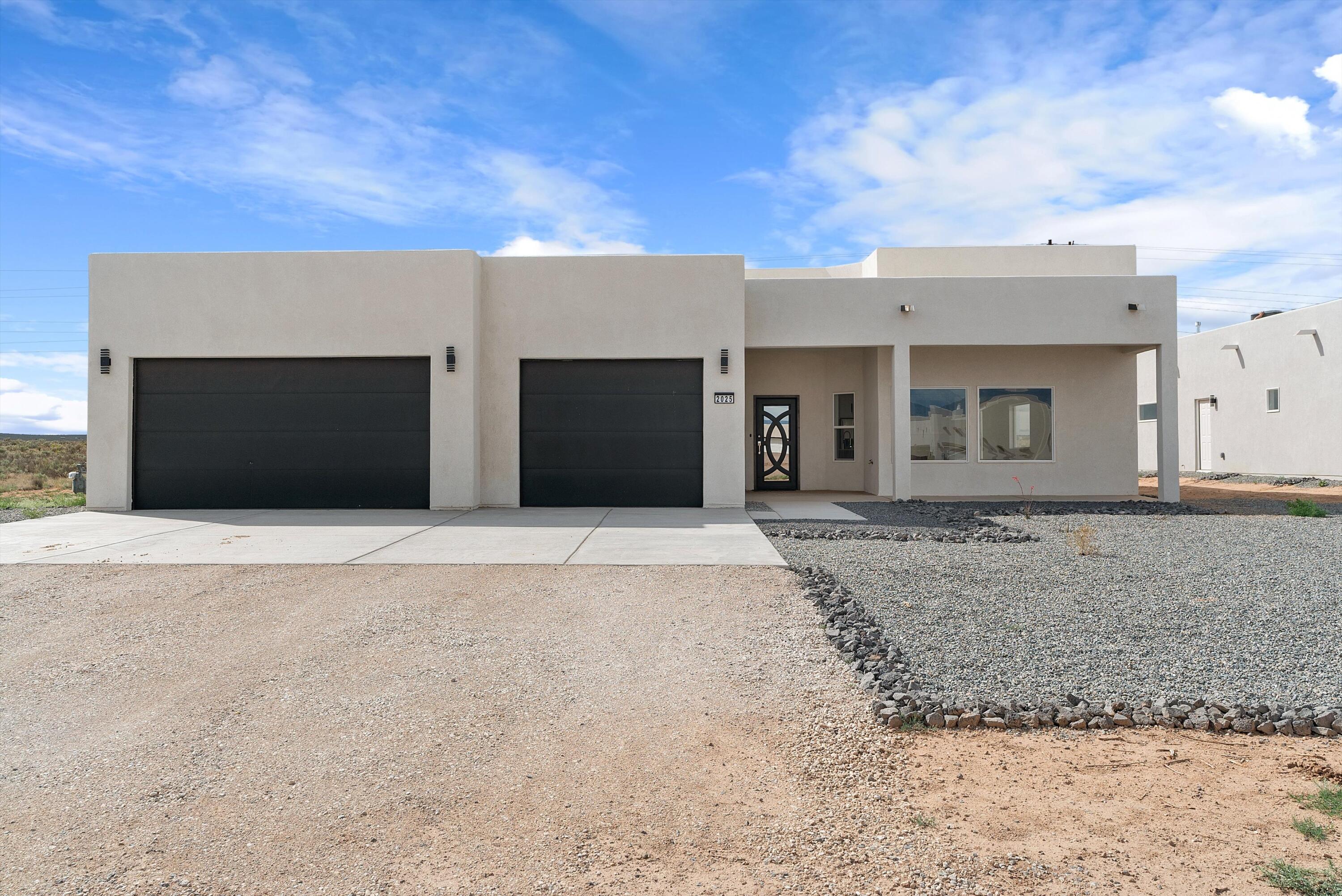 Eucalyptus Rd, Rio Rancho, NM 87144