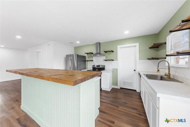 209 W Arlo Rd, House other with 3 bedrooms, 2 bathrooms and null parking in Harker Heights TX | Image 4