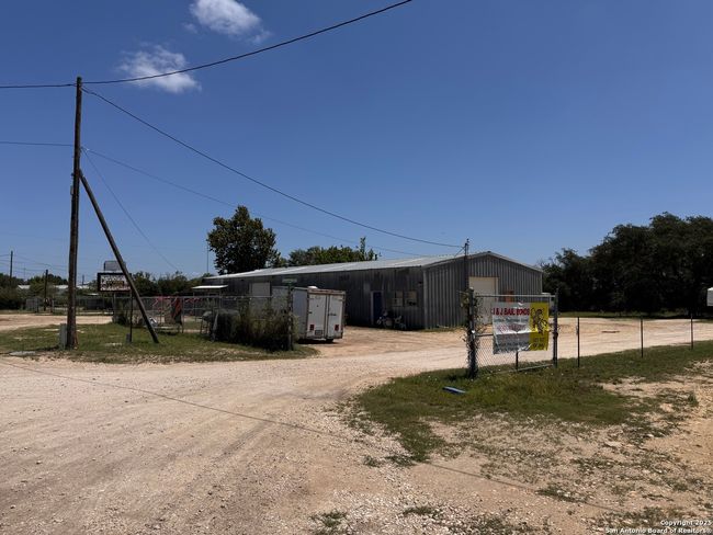804 Uvalde Rd, Home with 0 bedrooms, 0 bathrooms and null parking in Rocksprings TX | Image 8