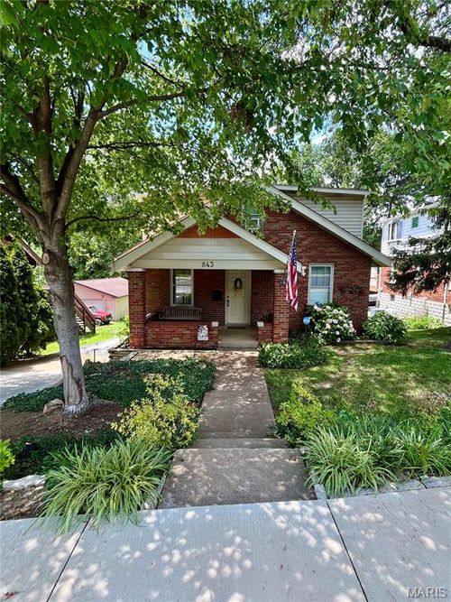 843 N Florissant Rd, Ferguson, MO, 63135-1678 | Card Image
