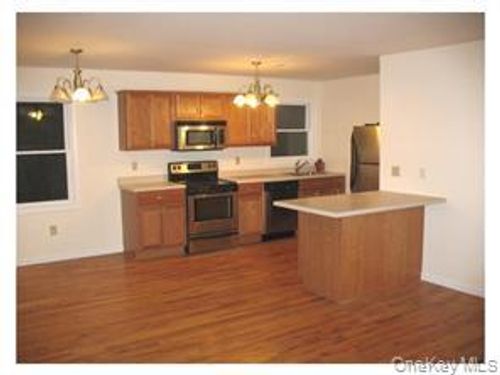 apt-202-74 N Main St, Florida, NY, 10921-1344 | Card Image