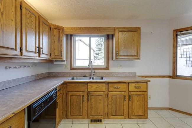 38 - 118 Strathcona Road Sw, Townhouse with 2 bedrooms, 2 bathrooms and 4 parking in Calgary AB | Image 17