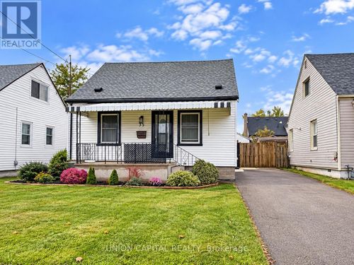 35 Normanhurst Ave, Hamilton, ON, L8H5M3 | Card Image