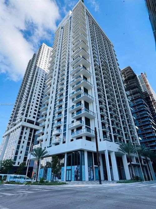 2813-11 Ne 6th St, Miami, FL, 33132 | Card Image