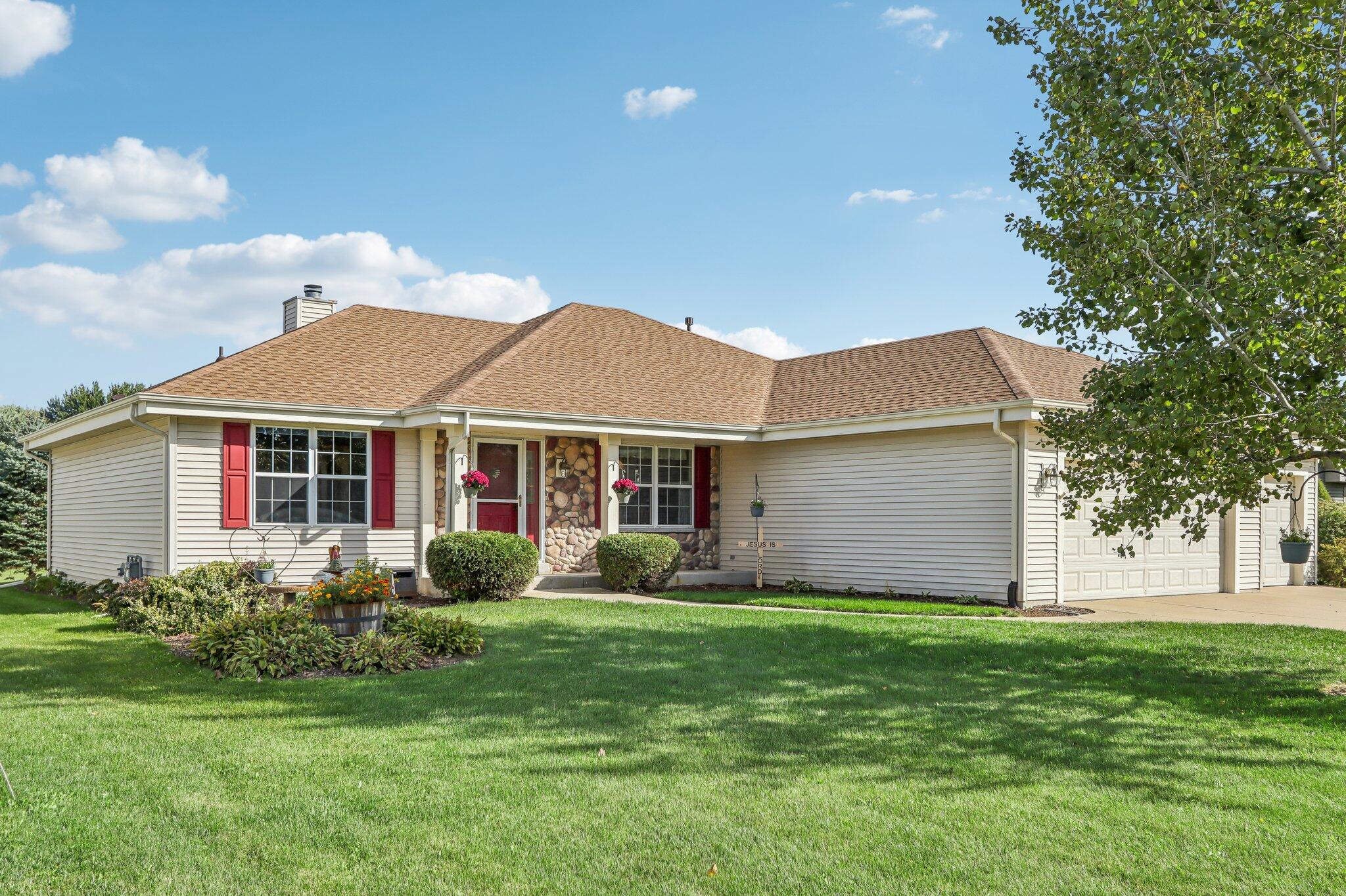 Maple Ridge Rd, Oconomowoc, WI 53066