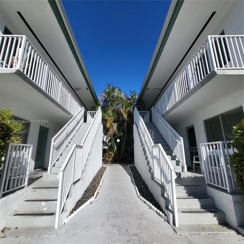 apt-1-7945 Carlyle Ave, Miami Beach, FL, 33141-1973 | Card Image