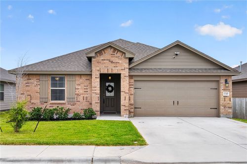 130 Donegal St, Sinton, TX, 78387-1413 | Card Image