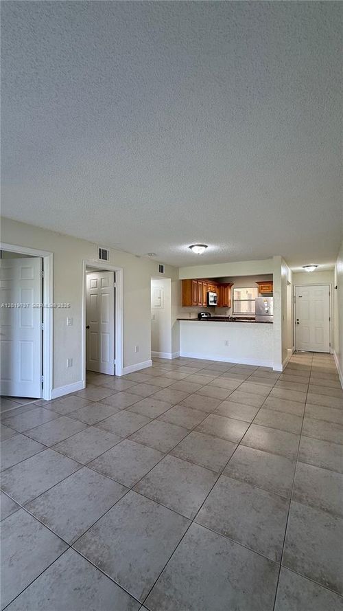c-1524 Lake Crystal Dr, West Palm Beach, FL, 33411-2084 | Card Image