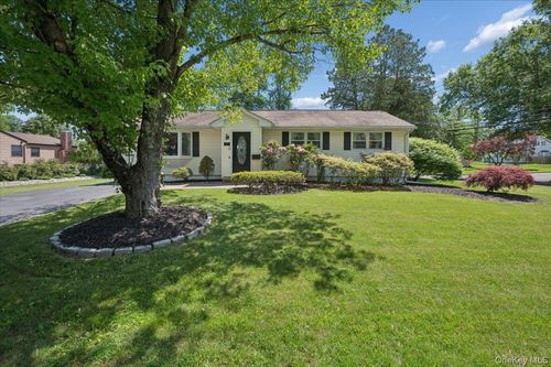 2 Debra Lee Ct, West Nyack, NY, 10994-2107 | Card Image