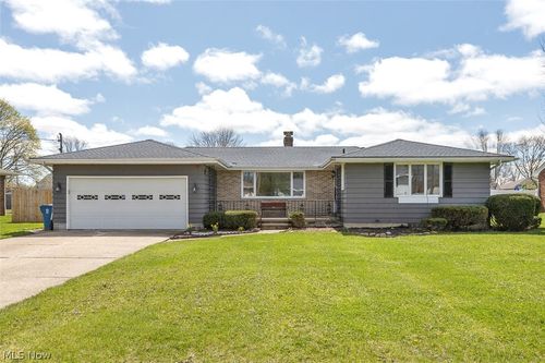 3827 Valleyview Dr, Lorain, OH, 44053-1449 | Card Image