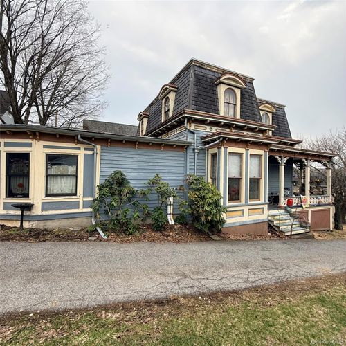 45 Maple St, Walden, NY, 12586-1813 | Card Image