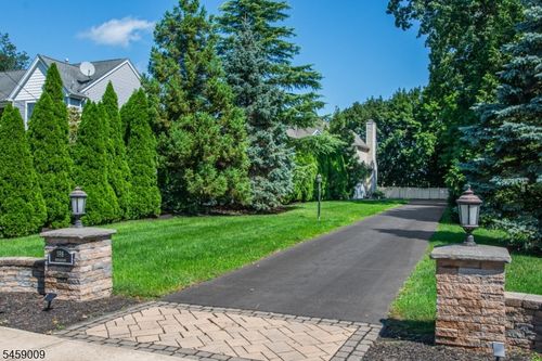 198 Boulevard, Pompton Plains, NJ, 07444-1903 | Card Image