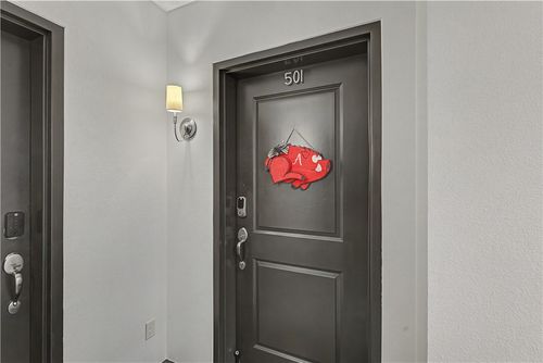 501-609 W Dickson St, Fayetteville, AR, 72701-5091 | Card Image