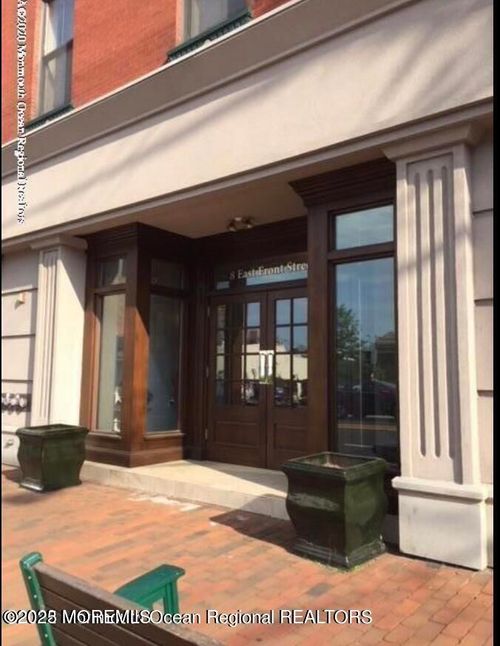 204-8 E Front St, Red Bank, NJ, 07701-1884 | Card Image