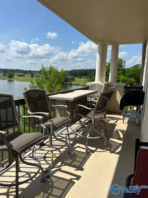 c4-12100 Two Rivers Dr, Athens, AL, 35611-8655 | Card Image