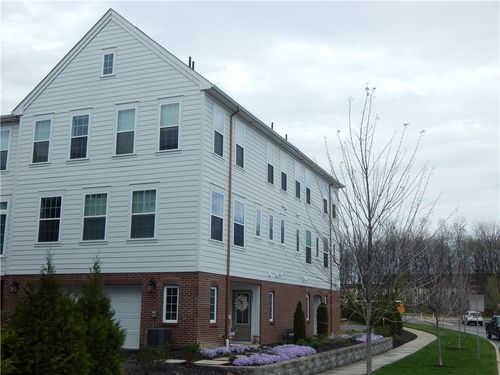 800 Gillian Ln, Cranberry Twp, PA, 16066-7944 | Card Image