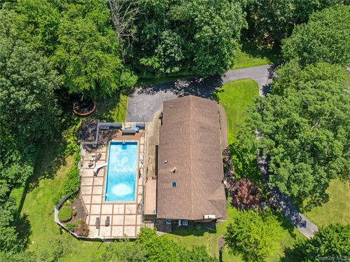 6 Cannan Rd, Monsey, NY, 10952-5105 | Card Image