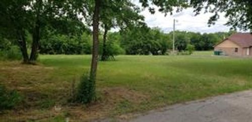 1418 Marshall St, Greenville, TX, 75401-4837 | Card Image