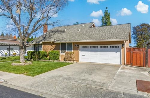 130 Longview Drive, Vacaville, CA, 95687 | Card Image