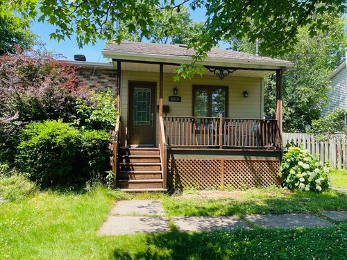 4010 Rue Roland, Longueuil, QC, J3Z1A3 | Card Image
