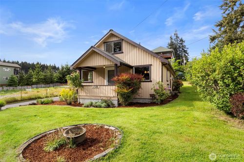 11040 Ne Maine St, Kingston, WA, 98346-9337 | Card Image