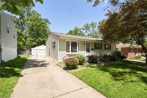 1056 Endicott Dr, Akron, OH, 44313-5218 | Card Image