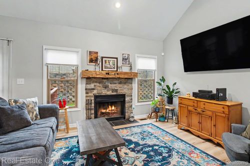 817 Woodridge Hills Drive, Brighton, MI, 48116 | Card Image