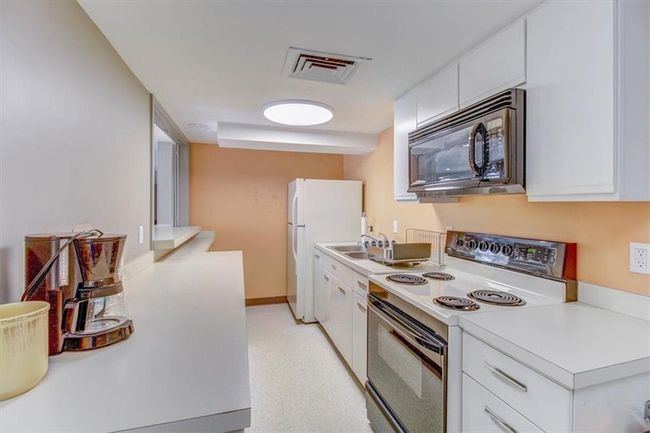 APT-210-211 - 4550 Warwick Blvd, Condo with 3 bedrooms, 3 bathrooms and null parking in Kansas City MO | Image 15