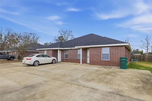 589 N Perkins Ferry Rd, Lake Charles, LA, 70611-5101 | Card Image