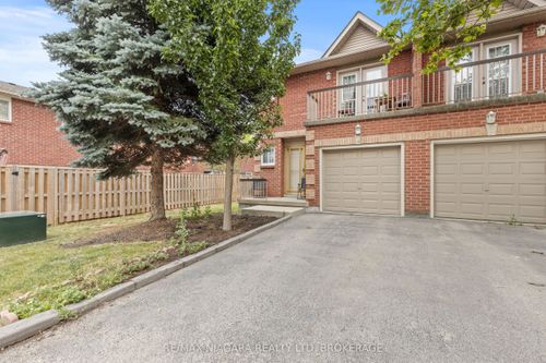13-34 Dynasty Ave, Stoney Creek, ON, L8G5C7 | Card Image