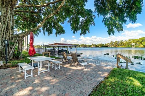 6647 Paul Mar Dr, Lake Worth, FL, 33462-3939 | Card Image