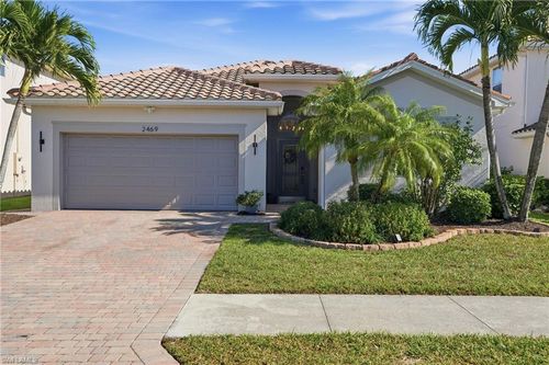 2469 Heydon Cir E, Naples, FL, 34120-4581 | Card Image