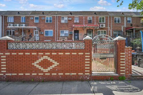 15052 76th Road, New York, NY, 11367 | Card Image