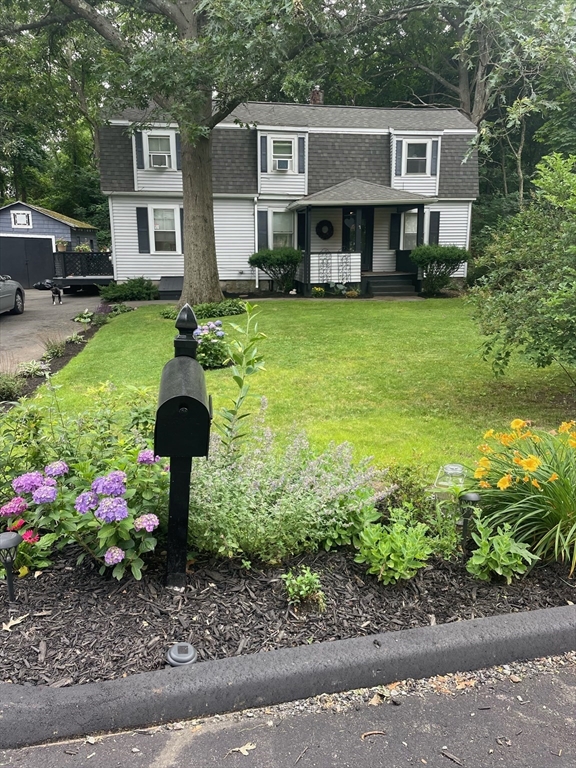 Oakwood Ave, Saugus, MA 01906