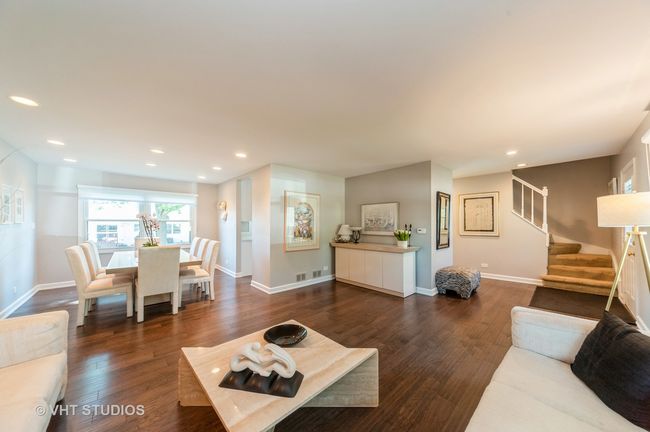 1251 Devonshire Rd, Home with 3 bedrooms, 3 bathrooms and null parking in Buffalo Grove IL | Image 7