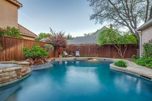 5704 Eastman Dr, Plano, TX, 75093-5917 | Card Image