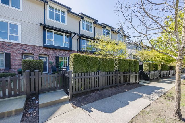 194 - 2450 161a Street, Townhouse with 2 bedrooms, 2 bathrooms and 2 parking in Surrey BC | Image 2
