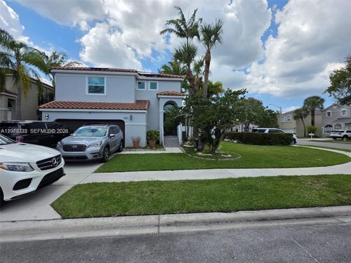 680 Nw 159th Ave, Pembroke Pines, FL, 33028-1552 | Card Image