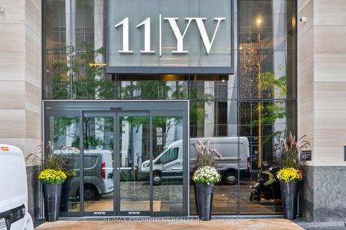 2113-11 Yorkville Ave, Toronto, ON, M4W0B7 | Card Image