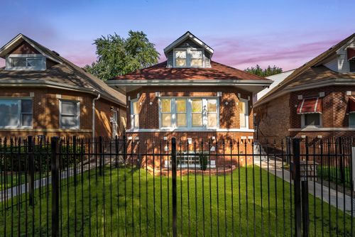 8033 S Harvard Ave, Chicago, IL, 60620-1706 | Card Image