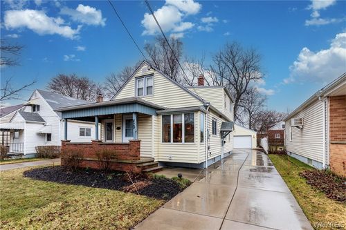 429 71st St, Niagara Falls, NY, 14304-3247 | Card Image