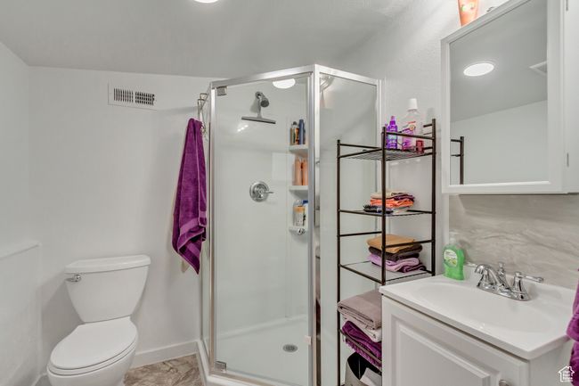 master bathroom | Image 16